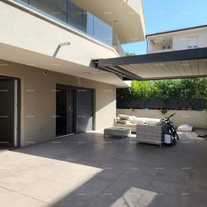 STOJA  Moderni stan s terasom 80 m², 100 m od mora u Puli!