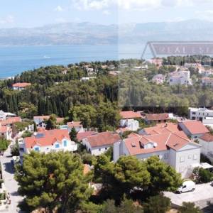 Supetar građevinsko zemljište 2477 m2 - 250m od mora