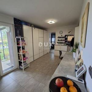 SVETA NEDELJA, ŽITARKA - Trosoban stan sa terasom i vrtom