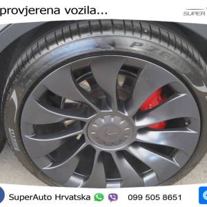 Tesla Model Y 534 KS / ACC+PANO+KAM+GR SJED+KEY+LANE