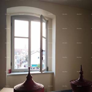 Top lokacija! Dvoetažni penthouse s parkirnim mjestom i pogledom na more, Umag!