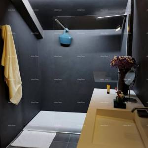 Top lokacija! Dvoetažni penthouse s parkirnim mjestom i pogledom na more, Umag!