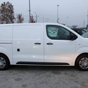 Toyota Proace 1.5D Business *NAVIGACIJA*