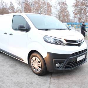 Toyota Proace 1.5D Business *NAVIGACIJA*