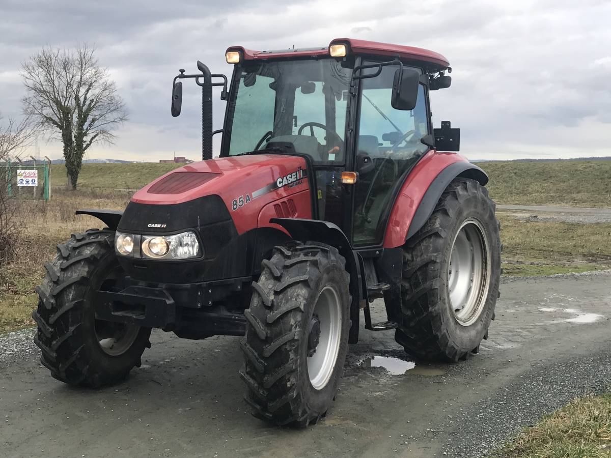 Traktor Case Farmall 85 A | slican New Holland Steyr