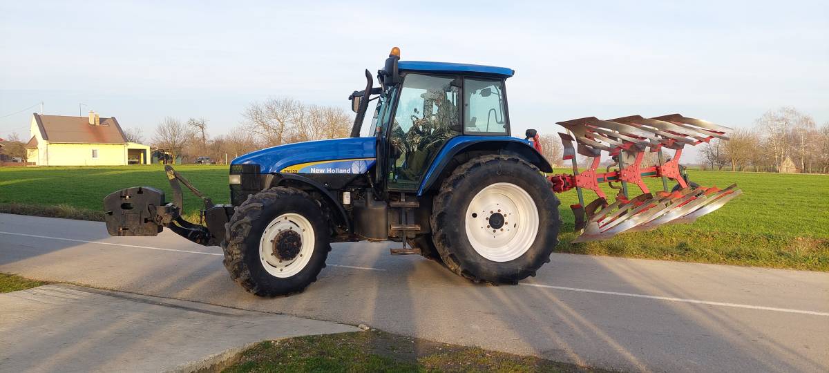 Traktor New Holand TM 155