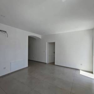 TRIBALJ- Renovirana kuća s bazenom