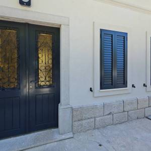 TRIBALJ- Renovirana kuća s bazenom