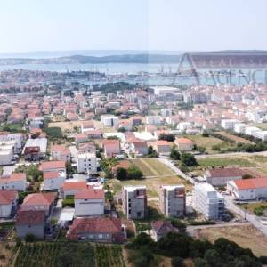 Trogir građevinsko zemljište 2618 m2 za stanove + zamjena