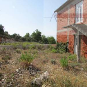 Trogir Seget Vranjica kuća sa 9 stanova roh-bau - novo u ponudi