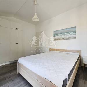 Trosoban apartman udaljen od mora 500m - Vir