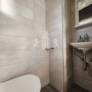 Trosoban apartman udaljen od mora 500m - Vir