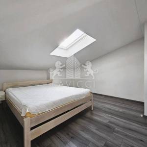 Trosoban apartman udaljen od mora 500m - Vir