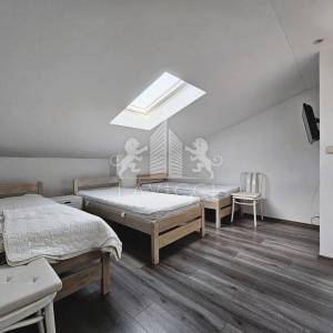 Trosoban apartman udaljen od mora 500m - Vir