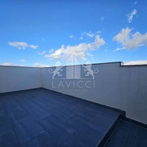 Trosoban apartman udaljen od mora 500m - Vir