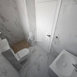 Trosoban stan s krovnom terasom - Zadar, Plovanija