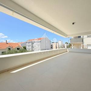 Trosoban stan u novogradnji s podzemnom garažom - Diklovac, Zadar