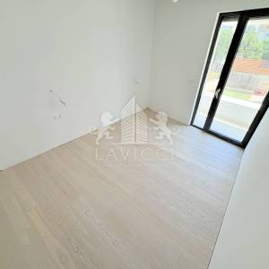 Trosoban stan u novogradnji s garažom i vrtom - Diklovac, Zadar