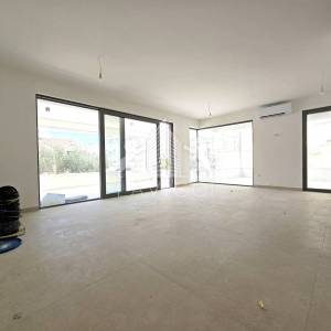 Trosoban stan u novogradnji s vrtom - Diklovac, Zadar