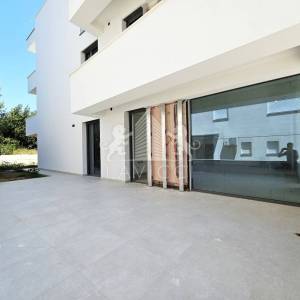 Trosoban stan u novogradnji s vrtom - Diklovac, Zadar