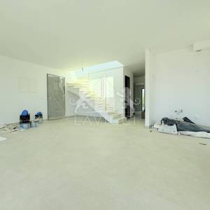 Trosobni penthouse u novogradnji s krovnom terasom - Diklovac, Zadar