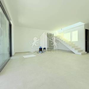 Trosobni penthouse u novogradnji s krovnom terasom - Diklovac, Zadar