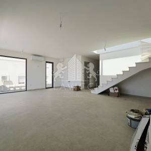 Trosobni penthouse u novogradnji s krovnom terasom - Diklovac, Zadar