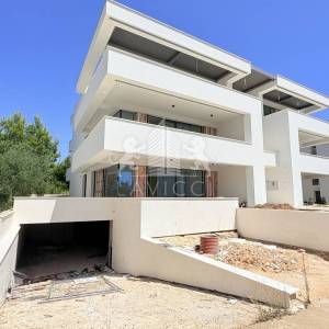 Trosobni penthouse u novogradnji s krovnom terasom - Diklovac, Zadar