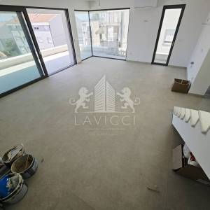 Trosobni penthouse u novogradnji s krovnom terasom - Diklovac, Zadar
