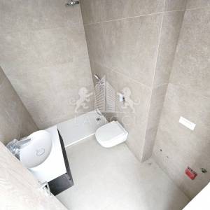 Trosobni penthouse u novogradnji s krovnom terasom - Diklovac, Zadar