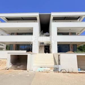 Trosobni penthouse u novogradnji s krovnom terasom - Diklovac, Zadar