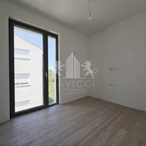 Trosobni penthouse u novogradnji s krovnom terasom - Diklovac, Zadar