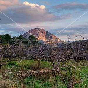 Tugare, Naklice, građevinsko i poljoprivredno zemljište 1.528 m2