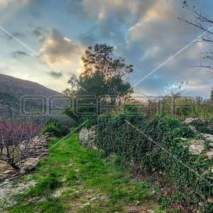 Tugare, Naklice, građevinsko i poljoprivredno zemljište 1.528 m2