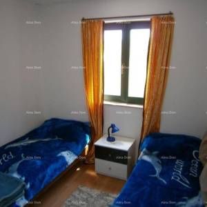 Umag, Četverosobni stan u novogradnji, 200 m od mora