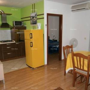 Umag, Četverosobni stan u novogradnji, 200 m od mora