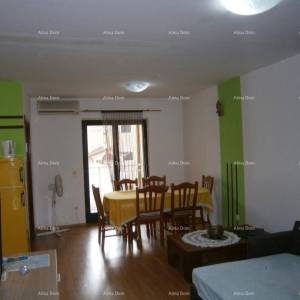 Umag, Četverosobni stan u novogradnji, 200 m od mora