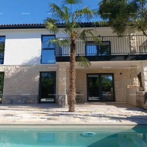 UMAG – Kuća s bazenom i tri odvojena apartmana