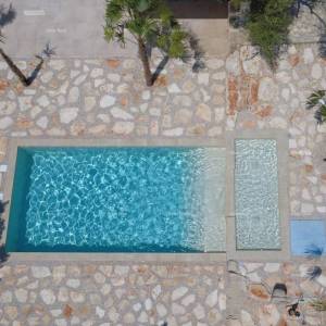 UMAG – Kuća s bazenom i tri odvojena apartmana