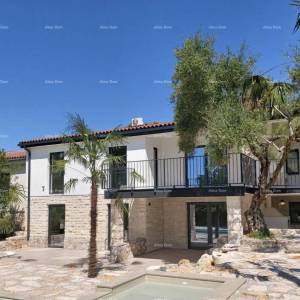 UMAG – Kuća s bazenom i tri odvojena apartmana