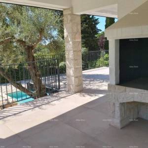 UMAG – Kuća s bazenom i tri odvojena apartmana