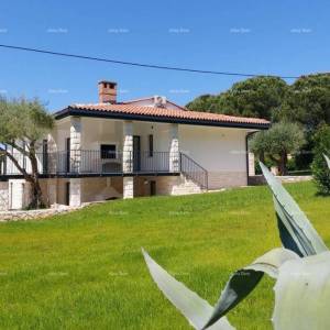 UMAG – Kuća s bazenom i tri odvojena apartmana