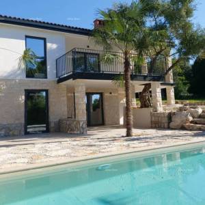 UMAG – Kuća s bazenom i tri odvojena apartmana