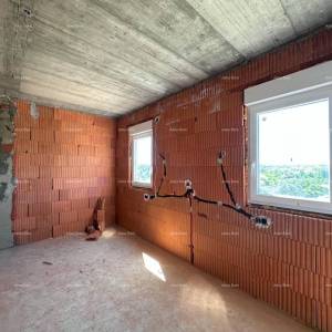 Umag. Prodajemo dvojnu kuću u Roh Bau fazi.