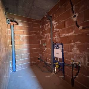 Umag. Prodajemo dvojnu kuću u Roh Bau fazi.