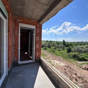 Umag. Prodajemo dvojnu kuću u Roh Bau fazi.