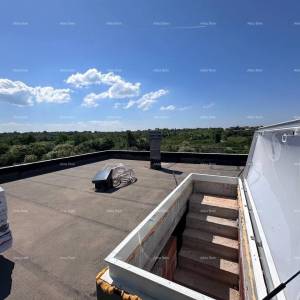 Umag. Prodajemo dvojnu kuću u Roh Bau fazi.