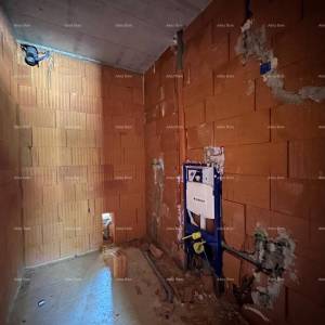 Umag. Prodajemo dvojnu kuću u Roh Bau fazi.