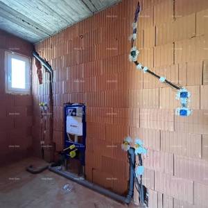 Umag. Prodajemo dvojnu kuću u Roh Bau fazi.