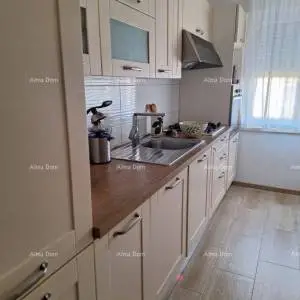 UMAG – stan u centru, 300 m od mora